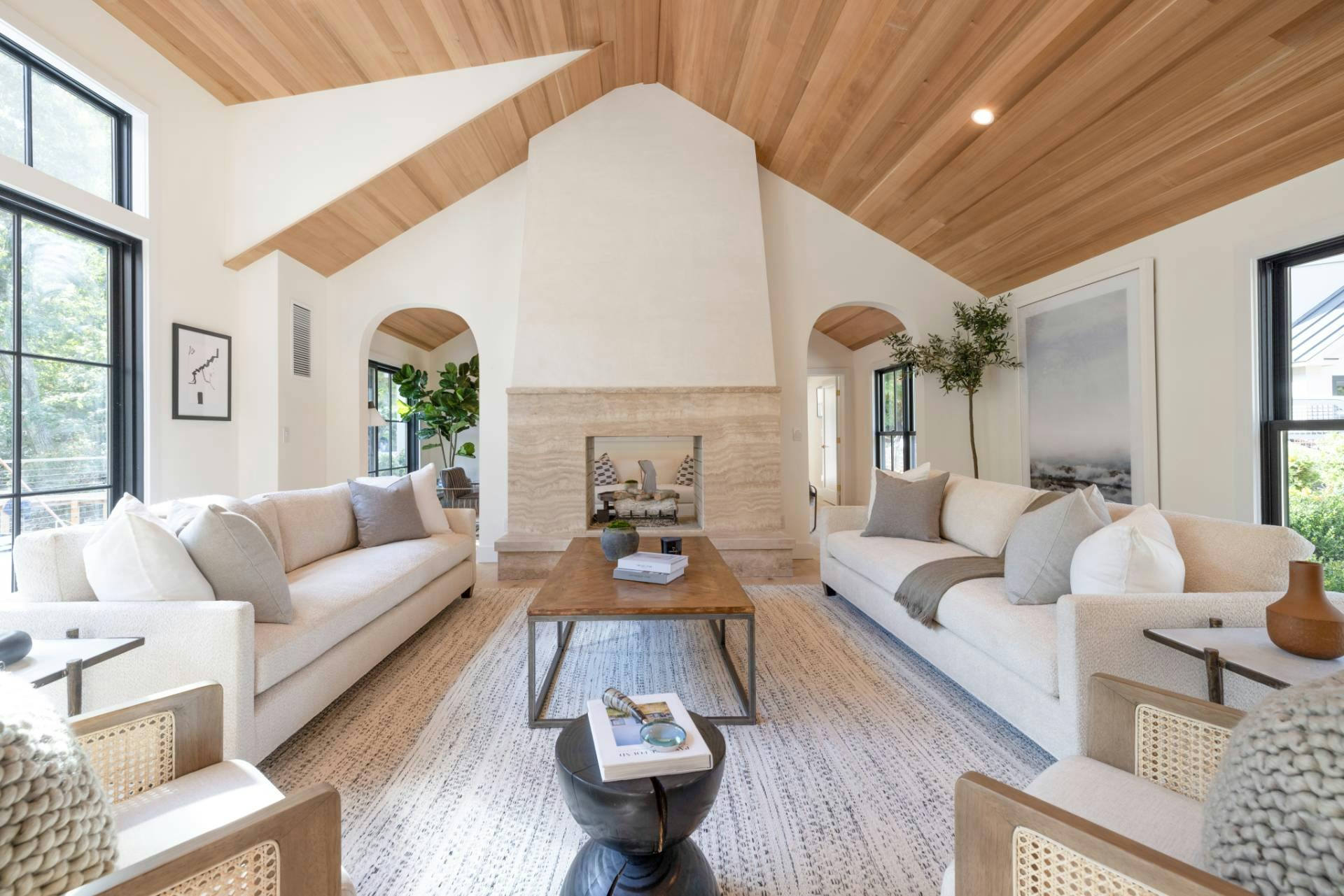 Meridith-Baer-Home-Home-Staging-New-York-Sag-Harbor-Transitional-Living-Room
