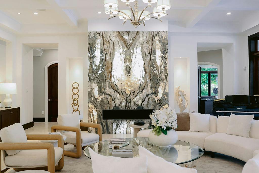 Meridith-Baer-Home-Home-Staging-Florida-Solar-Isle-Living-Room